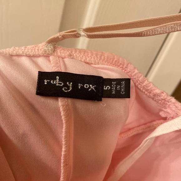 Soft pink dress - Picture 5 of 6